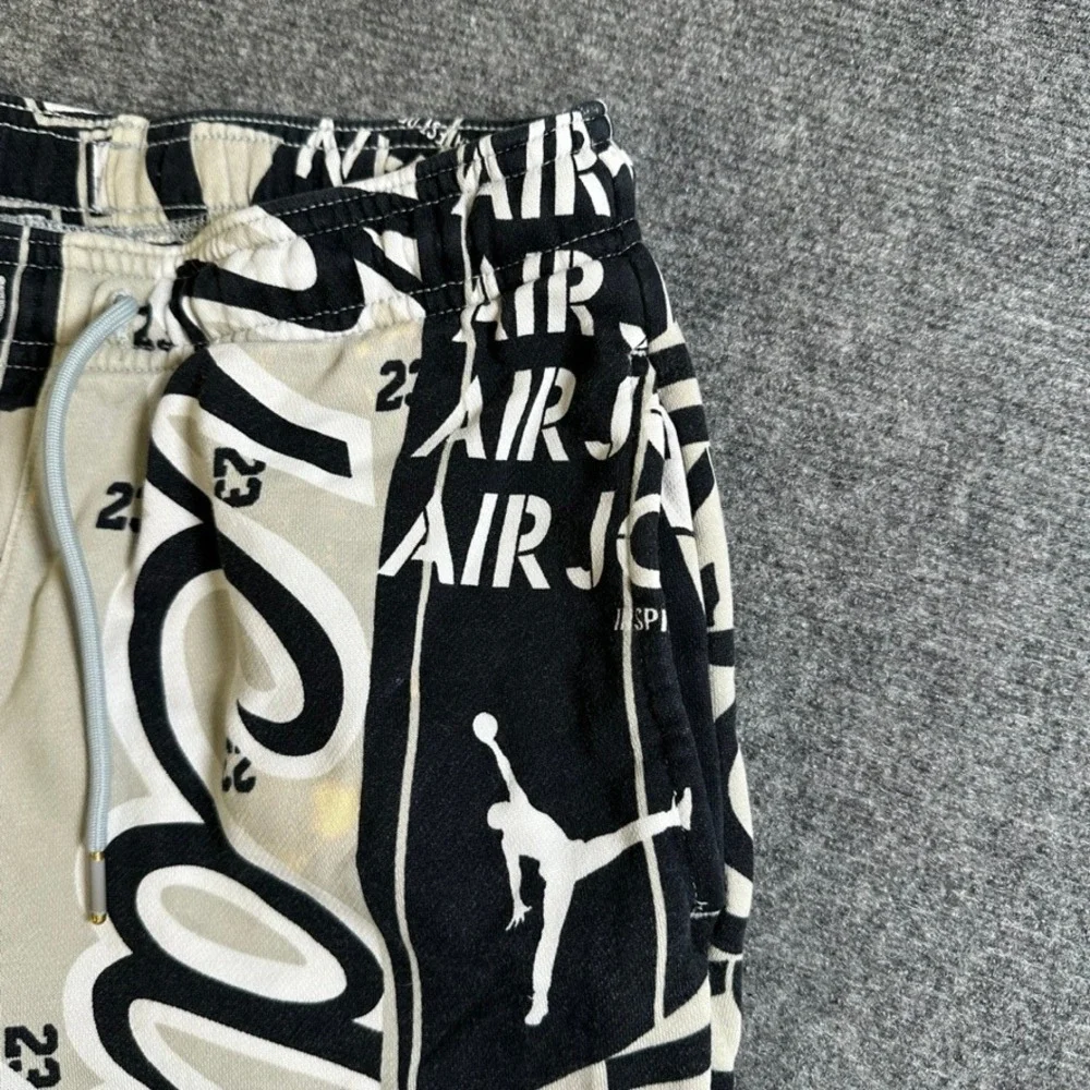 Jordan Loose Fit Chicago All Over Print Sweatpants Black Tan XS